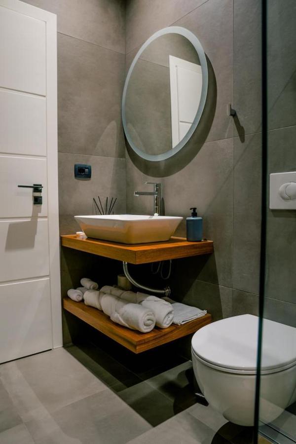Novi'S Luxury Apartment 1 Gjirokastër Buitenkant foto